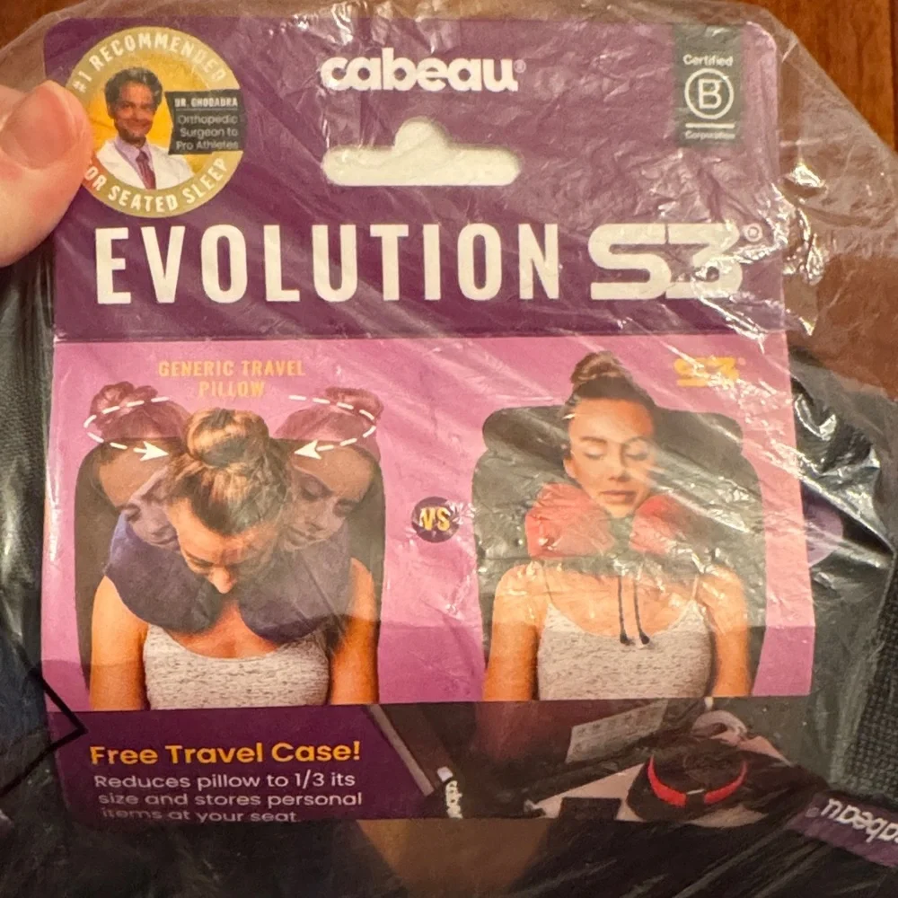 Cabeau Blue and Black Travel Neck Pillow Evolution S3 (brand new) - Picture 2 of 2